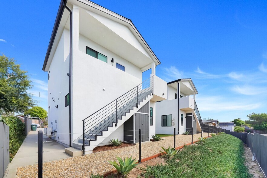 More Photos Of 2868 Preece St, San Diego Apartments For Sale