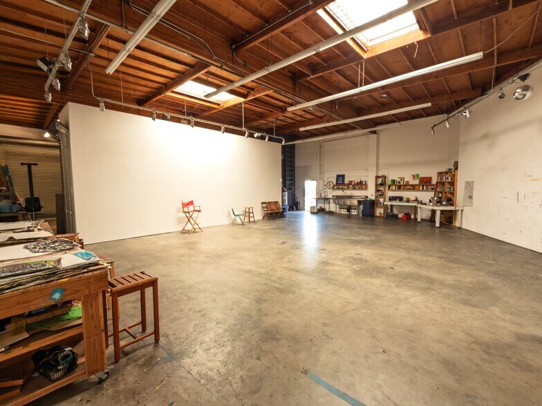 More Photos Of 2860 Glenview Ave, Los Angeles Warehouse For Sale