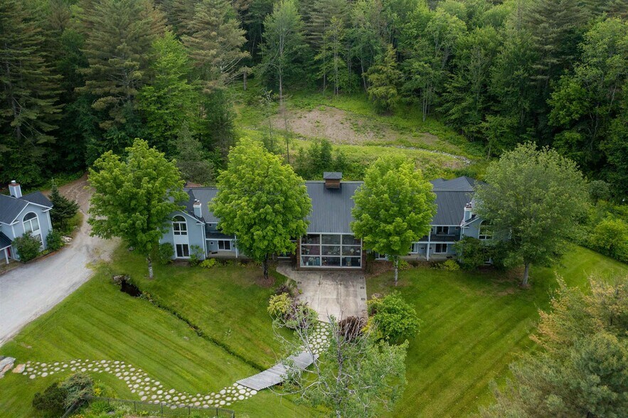 More Photos Of 1007 Mountain Rd, Stowe Hotel For Sale
