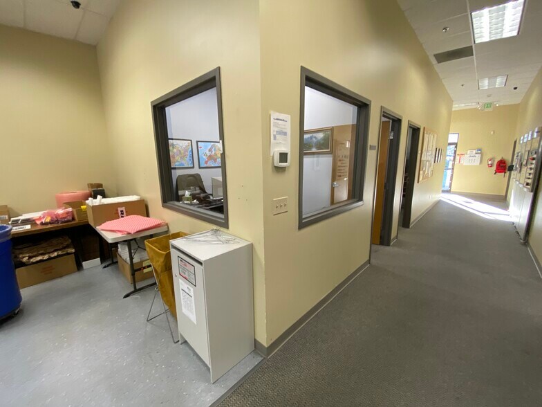 More Photos Of 18023 Highway 99, Lynnwood Light Manufacturing For Lease