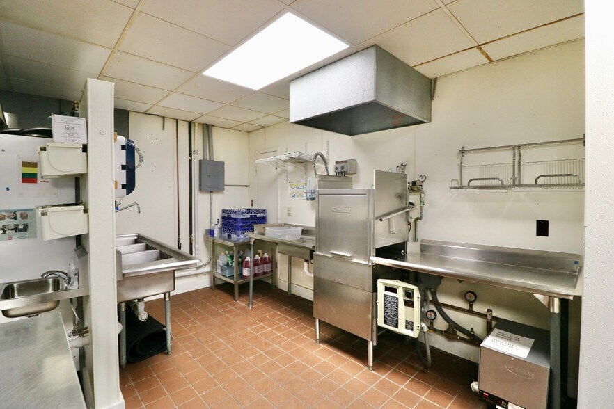 More Photos Of 715 W Locust St, Dubuque Office Residential For Sale