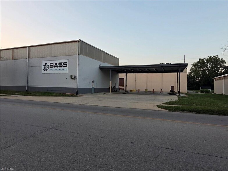 More Photos Of 120 Graham St, Zanesville Warehouse For Sale