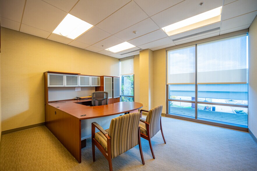 More Photos Of 170 Taylor Station Rd, Columbus Medical For Lease