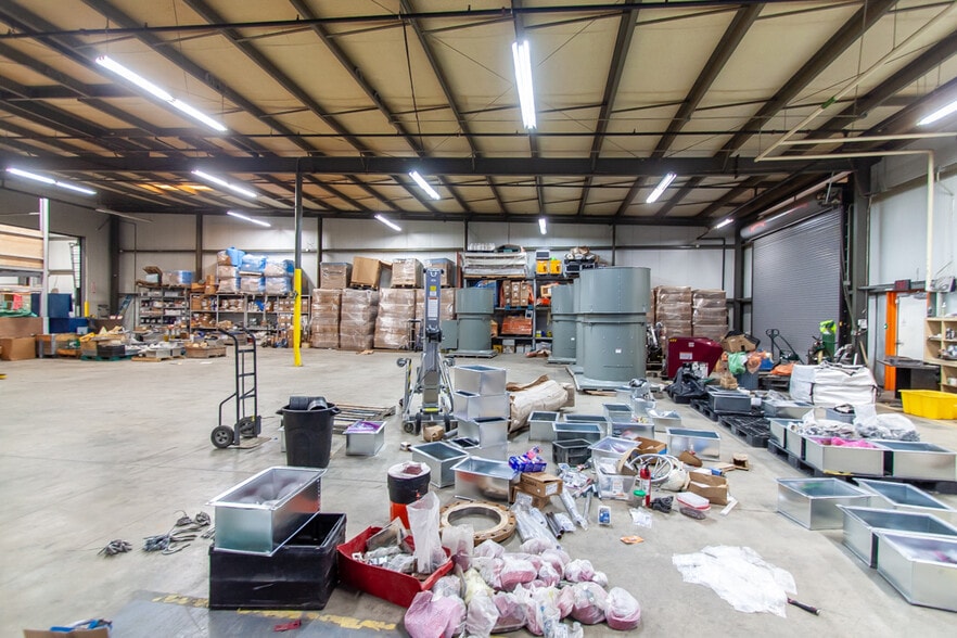 More Photos Of 1132 W Veterans Blvd, Auburn Manufacturing For Sale