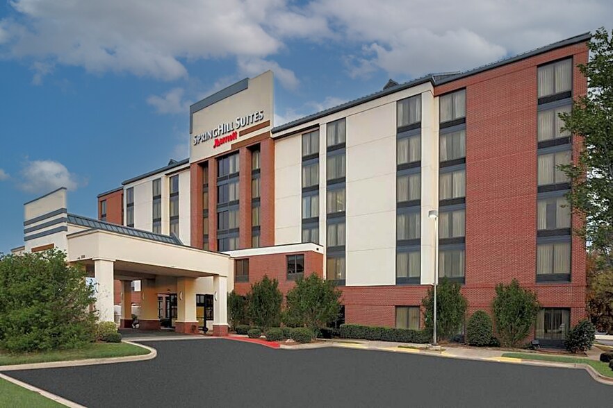 Primary Photo Of 3201 W Memorial Rd, Oklahoma City Hotel For Sale