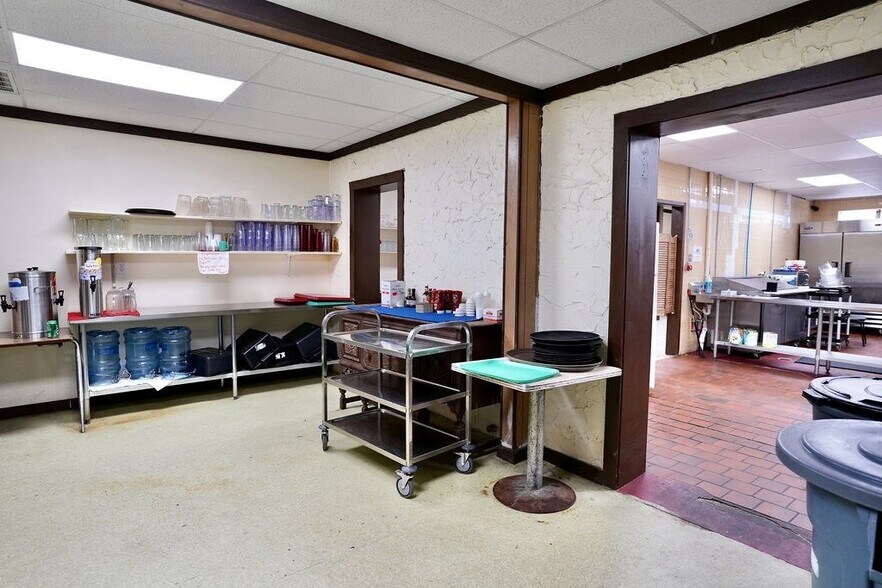 More Photos Of 206 NW 4th St, Big Spring Restaurant For Sale