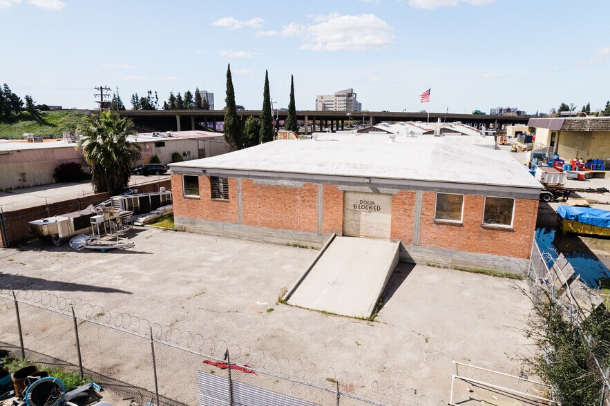 More Photos Of 845 S Topeka Ave, Fresno Manufacturing For Sale