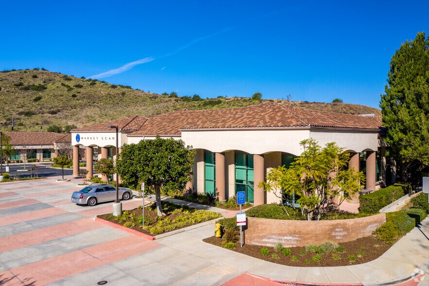 More Photos Of 815 Camarillo Springs Rd, Camarillo Office For Sale