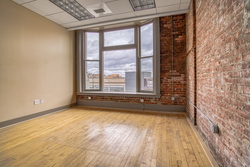 More Photos Of 686 Main St, Buffalo Loft Creative Space For Lease