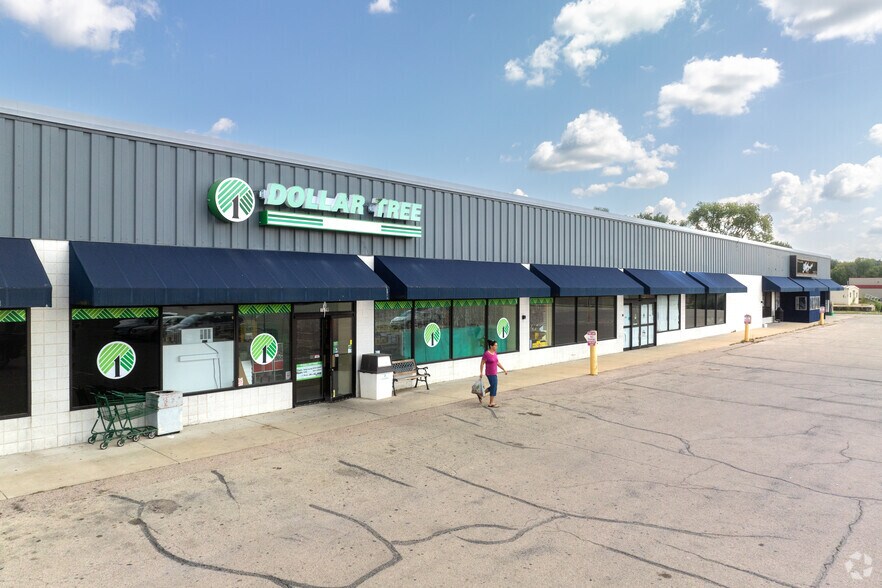 More Photos Of 1801 S West Ave, Freeport Storefront For Sale