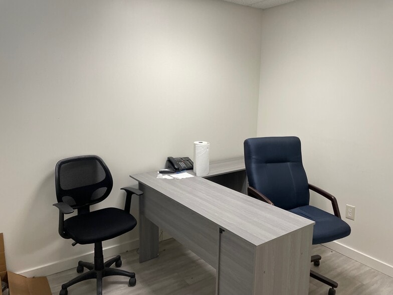 More Photos Of 180 Hollywood Dr, Butler Manufacturing For Lease