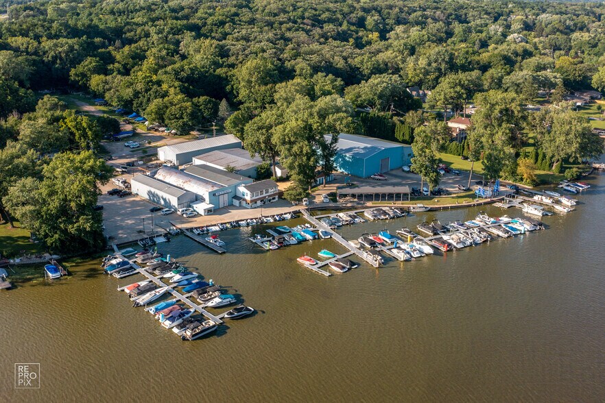 More Photos Of 811 N Harrison St, Algonquin Marina For Sale