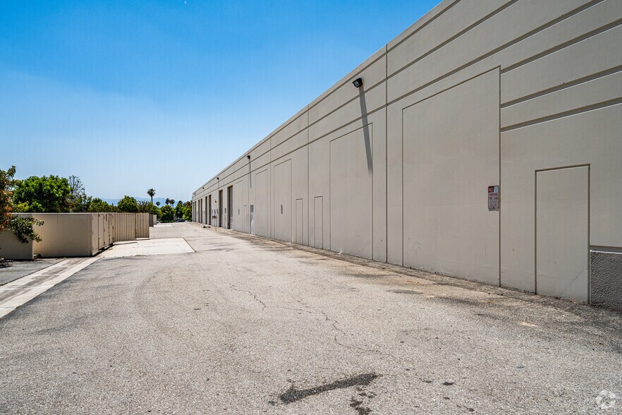 More Photos Of 2171 S Grove Ave, Ontario Light Manufacturing For Lease