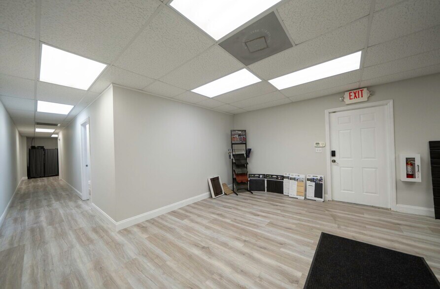 More Photos Of 25451 Fortran Dr, Punta Gorda Warehouse For Sale