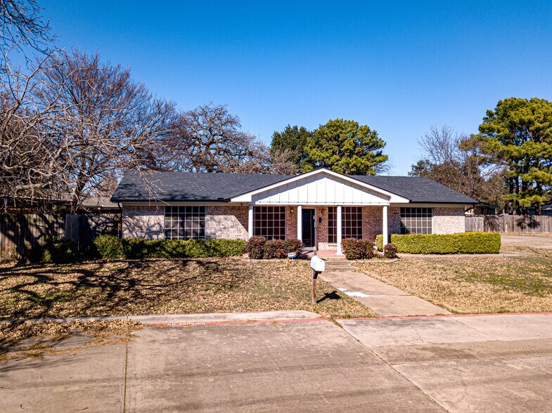 More Photos Of 2105-2107 W Shady Grove Rd, Irving Daycare Center For Sale
