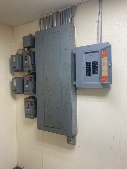 More Photos Of 1134 7th St NW, Rochester Unknown For Lease