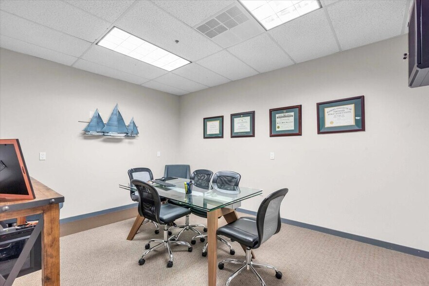 More Photos Of 1001 3rd Ave W, Bradenton Medical For Lease