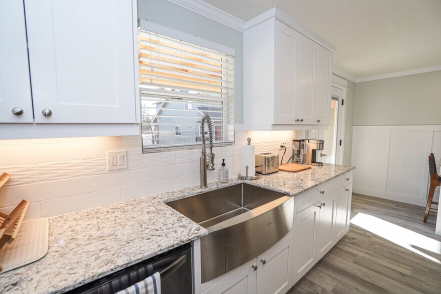 More Photos Of 1215 NW Portland Ave, Bend Apartments For Sale