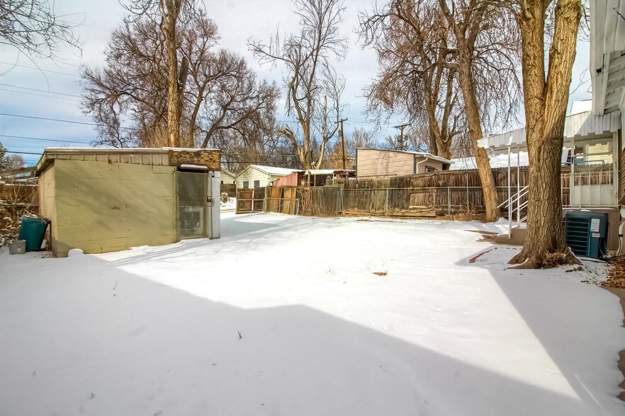 More Photos Of 2555 Sheridan Blvd, Edgewater Storefront Retail Office For Sale