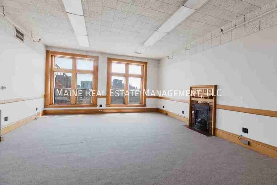 More Photos Of 15 Columbia St, Bangor Office Residential For Lease