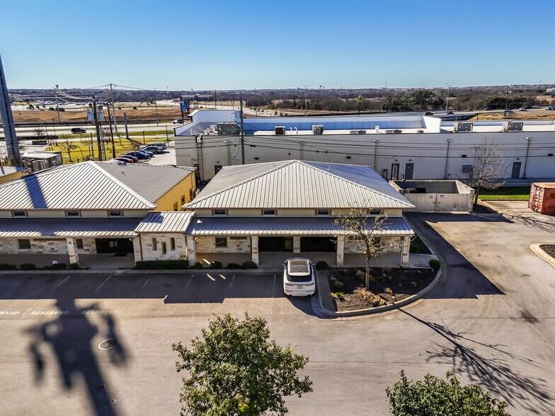 More Photos Of 3001 Joe Dimaggio Blvd, Round Rock Office For Sale