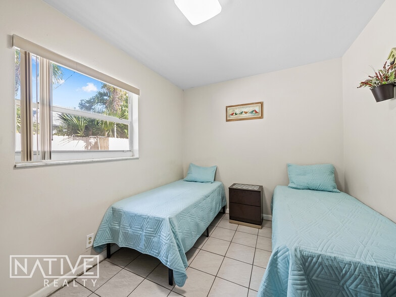 More Photos Of 201-221 NE 40th Ct, Oakland Park Assisted Living For Sale