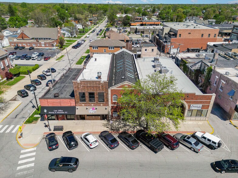 More Photos Of 118 W Clark St, Crown Point Office Residential For Lease