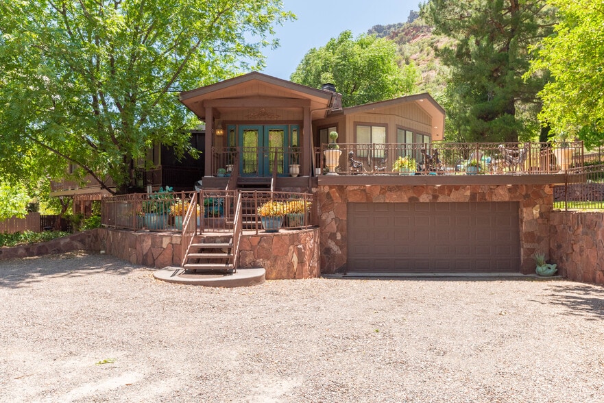 More Photos Of 4548 N State Route 89A, Sedona Hotel For Sale