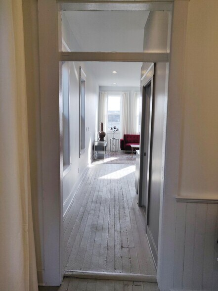 More Photos Of 927 E Madison St, Louisville Warehouse For Sale