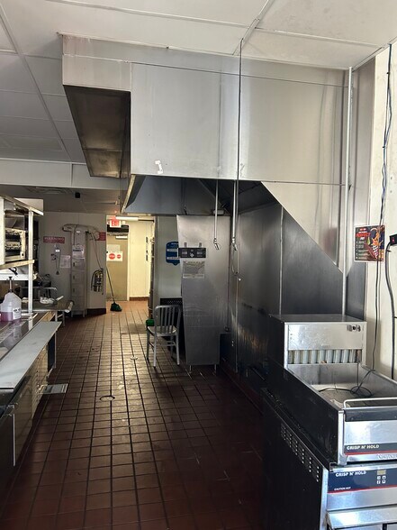 More Photos Of 300-310 S Riverside Ave, Rialto Fast Food For Lease