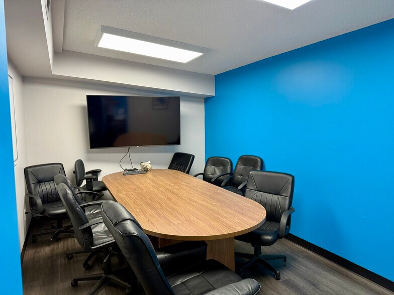 More Photos Of 4004 97th St NW, Edmonton Flex For Sale