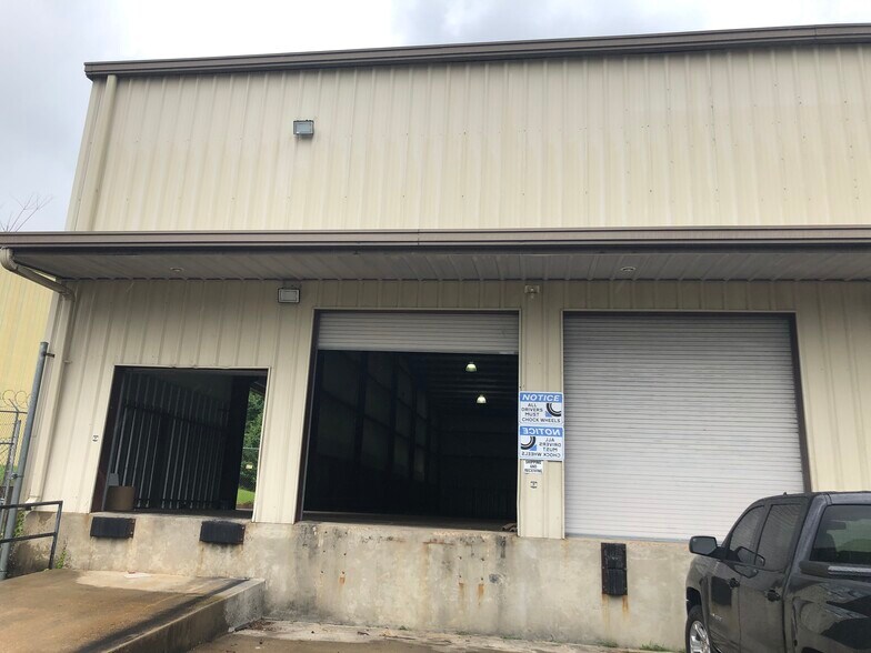 More Photos Of 337 Industrial Dr, Jackson Distribution For Lease