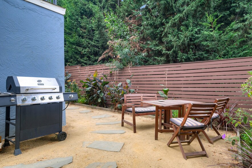 More Photos Of 2443 Grande Vista Ave, Oakland Apartments For Sale