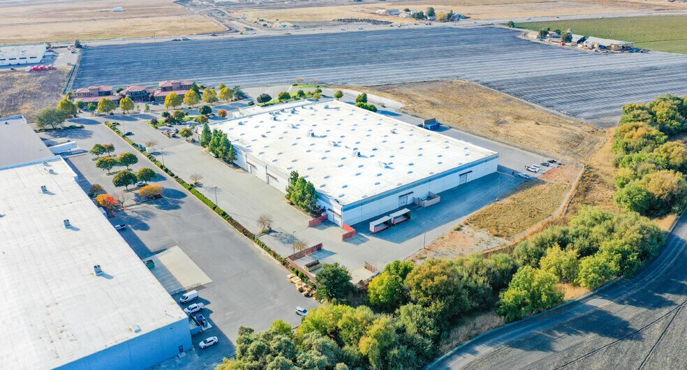 More Photos Of 2451 Bert Dr, Hollister Distribution For Lease