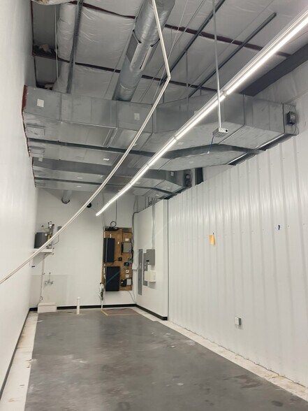 More Photos Of 44034 Highway 429, Saint Amant Freestanding For Lease