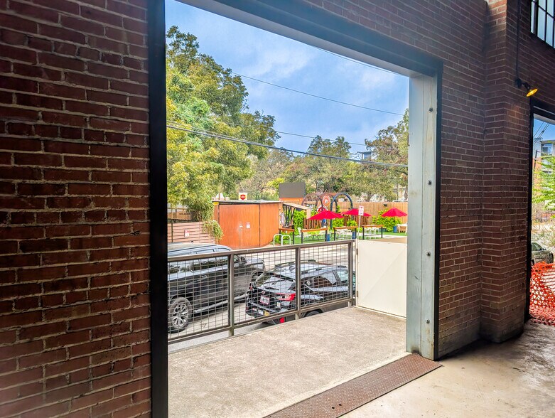 More Photos Of 203 E Jones Ave, San Antonio Office For Lease