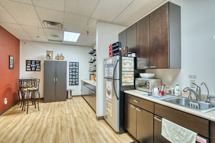 More Photos Of 1148 W Dillon Rd, Louisville Freestanding For Lease