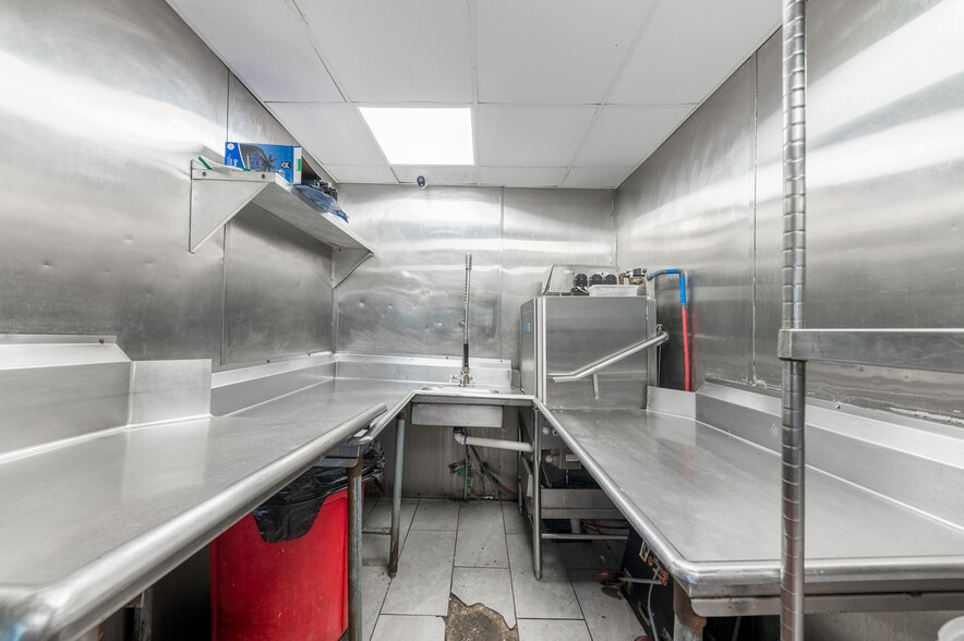 More Photos Of 1111 Fairmont Ave, Fairmont Restaurant For Sale