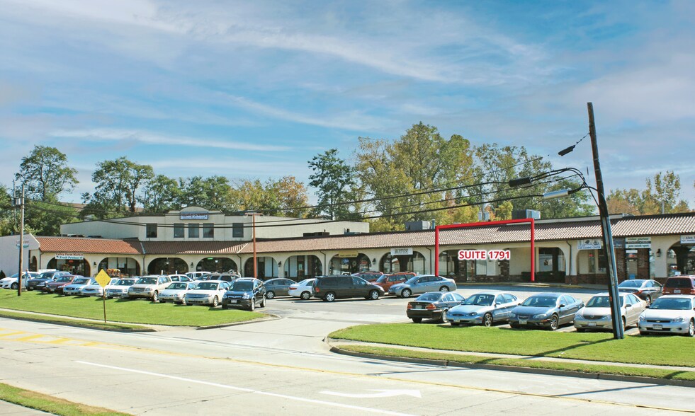 More Photos Of 1781-1811 Pearl Rd, Brunswick General Retail For Lease