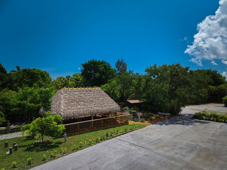 More Photos Of 2155 NW Federal Hwy, Stuart Auto Dealership For Lease