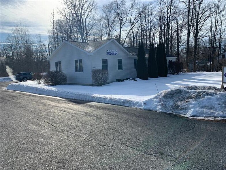 More Photos Of 1212 Bay Rd, Lake George Freestanding For Lease