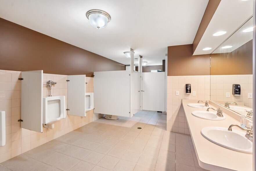 More Photos Of 4647 Reservoir Rd, Geneseo Flex For Sale