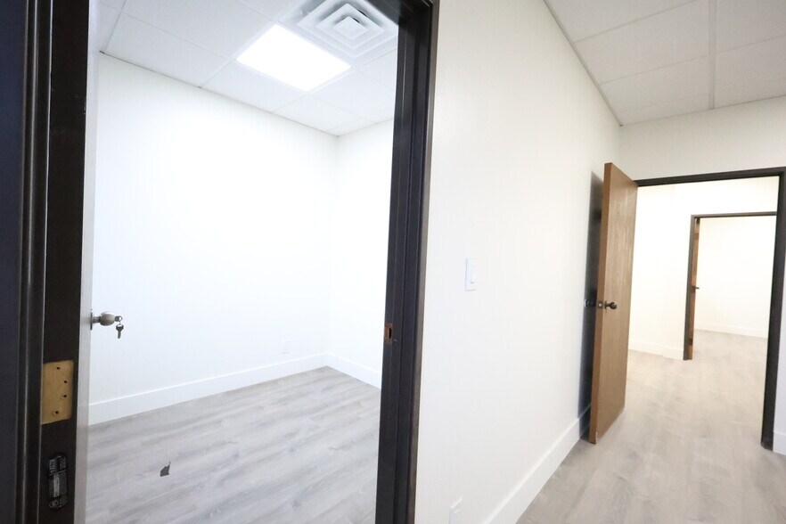 More Photos Of 1801 W Romneya Dr, Anaheim Office Residential For Lease