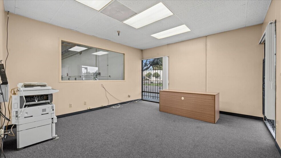 More Photos Of 9262 Bally Ct, Rancho Cucamonga Warehouse For Lease