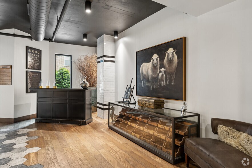 More Photos Of 101-111 W Davis St, Dallas Apartments For Lease