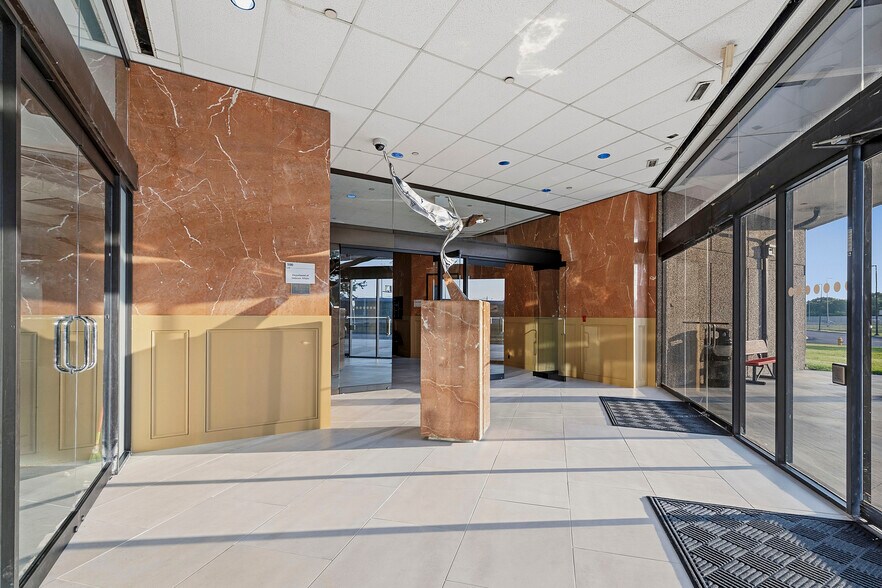 More Photos Of 10159 E 11th St, Tulsa Office For Lease