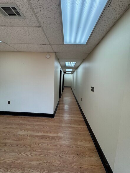 More Photos Of 120 Coles Ct, Barbourville Office For Sale