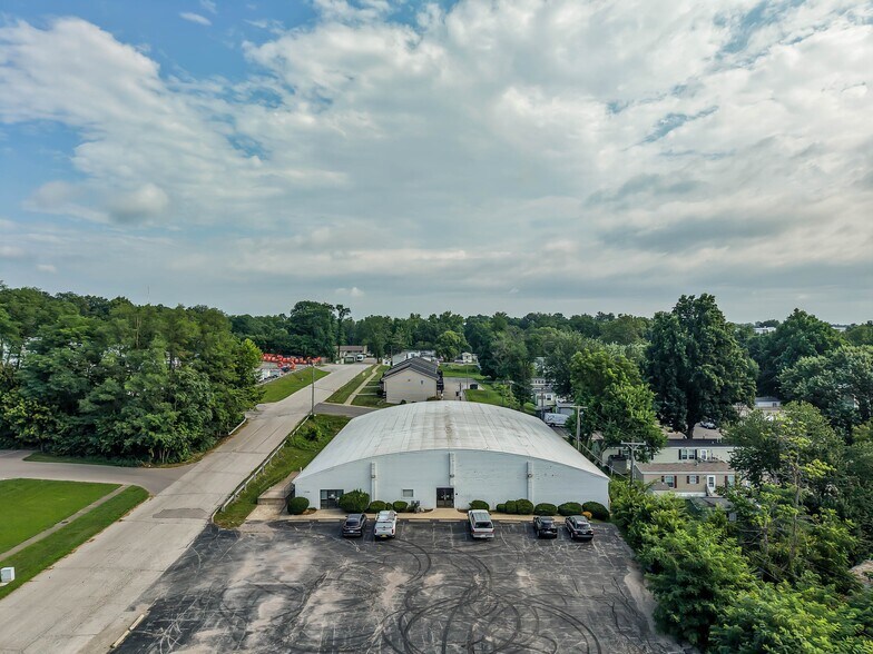 Primary Photo Of 1430 Willis Dr, Bloomington Warehouse For Sale