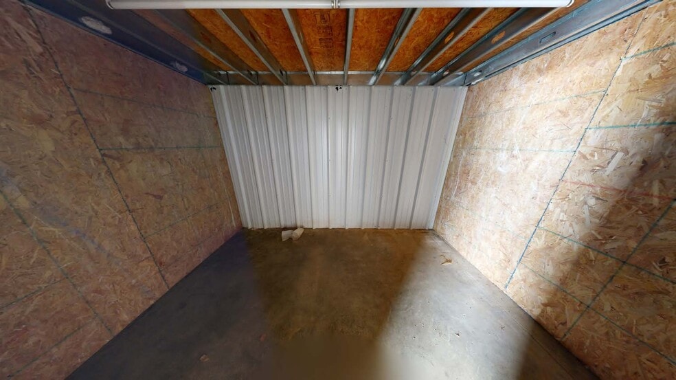 More Photos Of 1275 W Sunchase Ct, Fayetteville Warehouse For Lease
