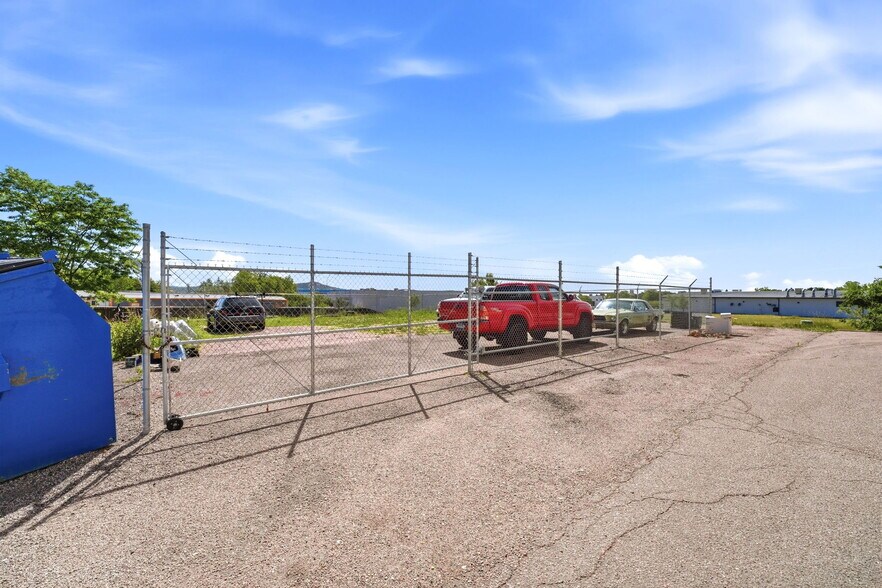 More Photos Of 949 Elkton Dr, Colorado Springs Warehouse For Lease
